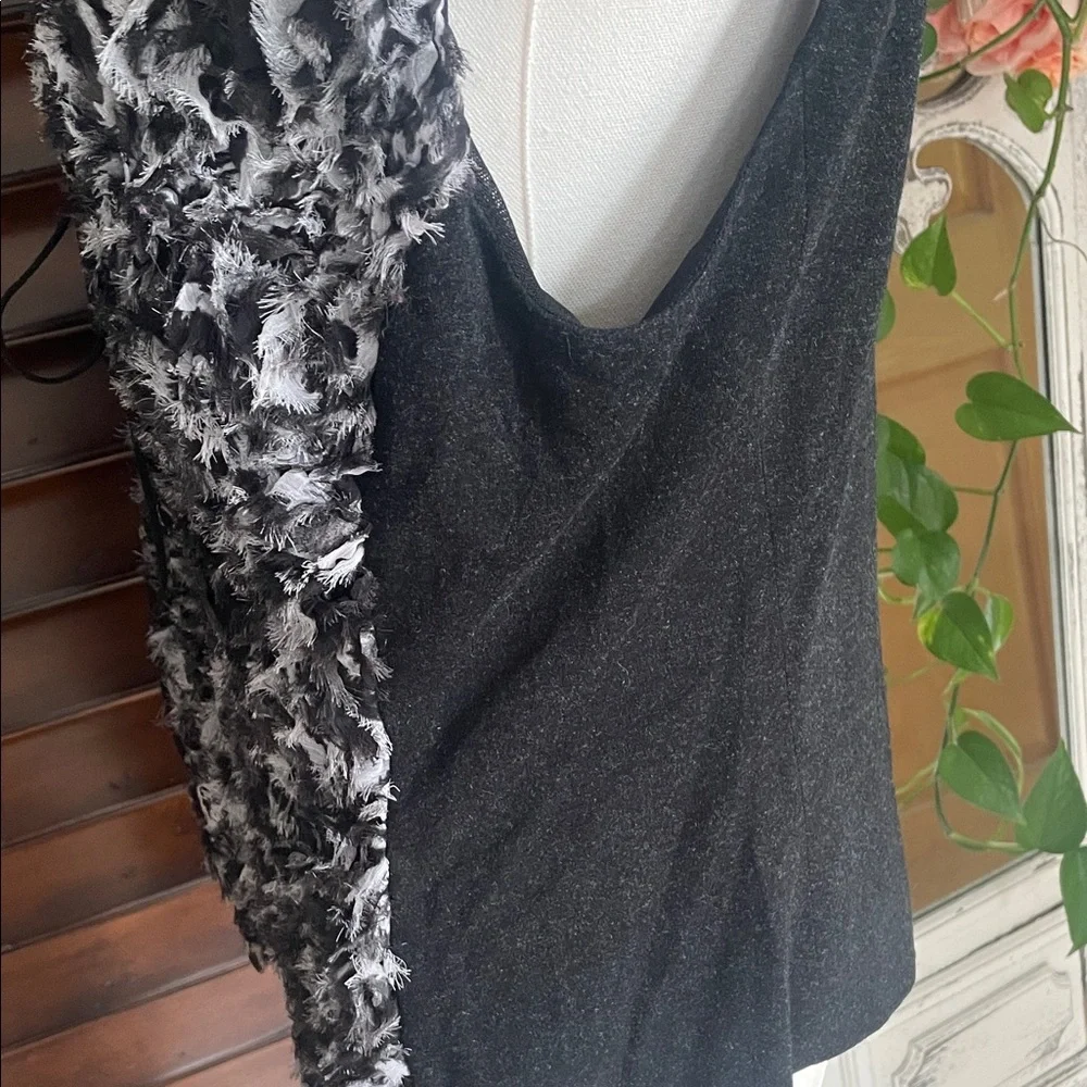 Alberto Makali Black and White Faux Fur Floral Bedazzled Vest Medium Mixed Media